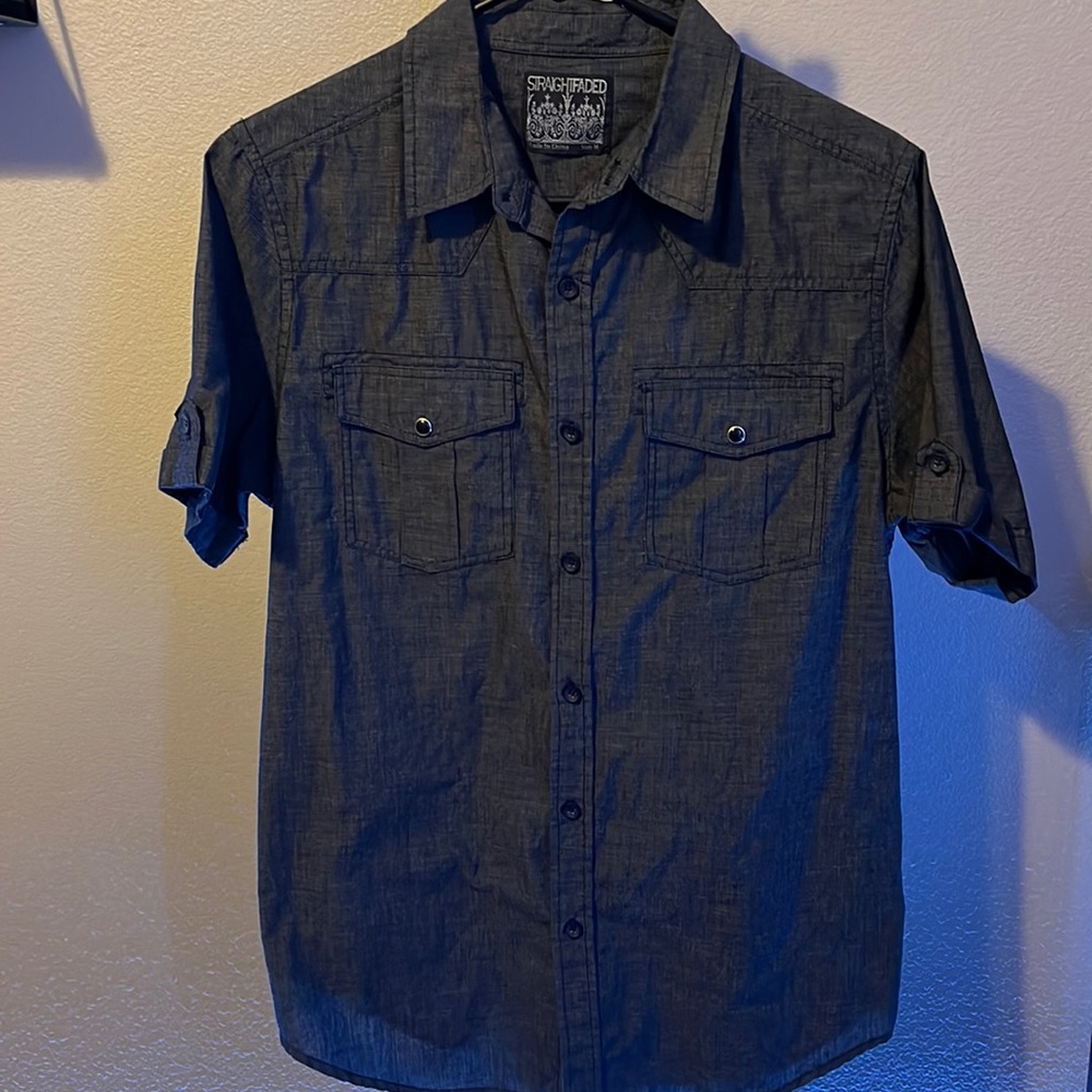 Mens Medium Black/Gray Button up Shortsleeved Shirt